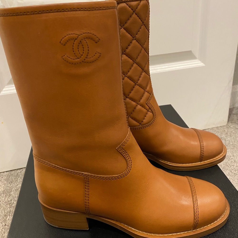 Chanel short boots - Picture 2 of 5